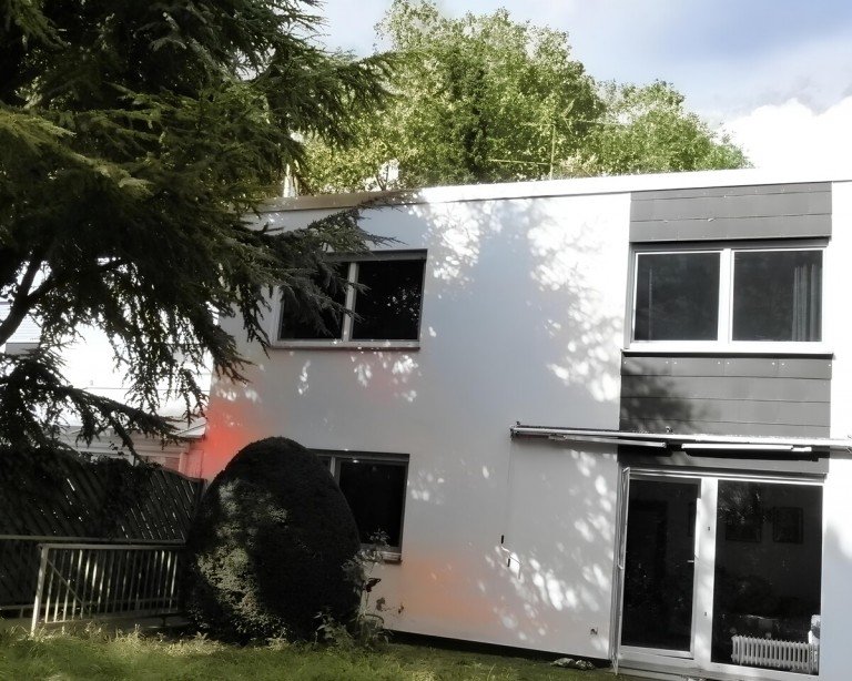 Gartenansicht XLL Frankfurt am Main Reihenmittelhaus Familientraum in ruhiger Bestlage - Gepflegtes Reihenhaus mit Garten & gro�em Hobbyraum in Frankfurt