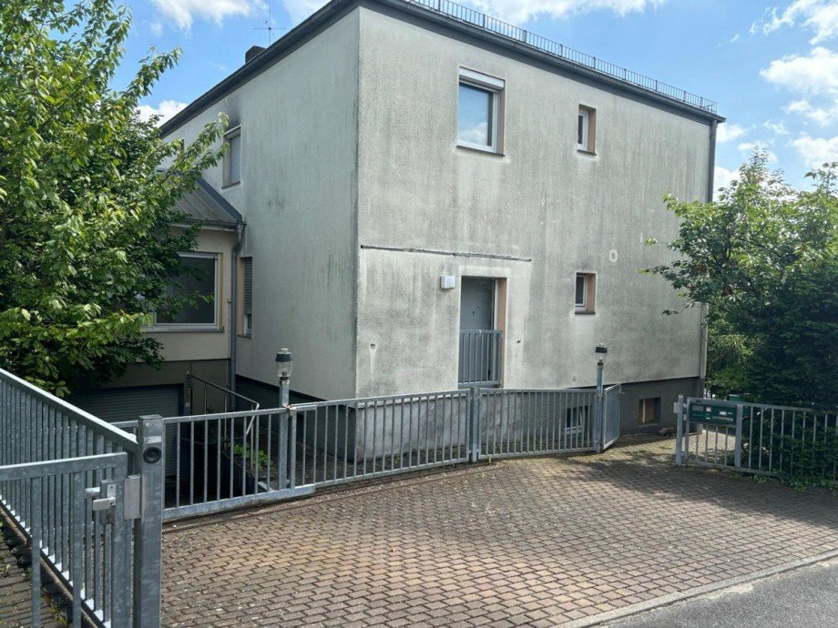 Seitenansicht Mehrfamilienhaus Kronberg im Taunus