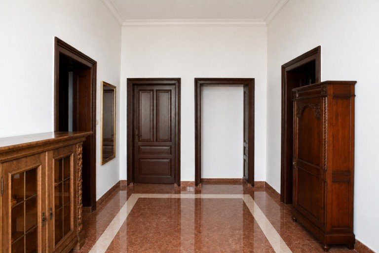 Diele Frankfurt am Main Etagenwohnung Exklusiv !!! Altbau-Charme trifft urbanes Lebensgef�hl - stilvolle 5-Zi. -Whg. im Herzen von Frankfurt