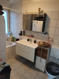 Bild (ddb243787f2c66a7dcf00c83f03b6f48): Gepflegtes Mehrfamilienhaus als attraktives Investment mit nachhaltiger Vermietung.