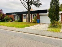 Bild (f39c99dd7f6451090c360e0efefb5a6e): Villenbungalow mit Schwimmhalle und Einliegerwohnung mit gro�em Grundst�ck